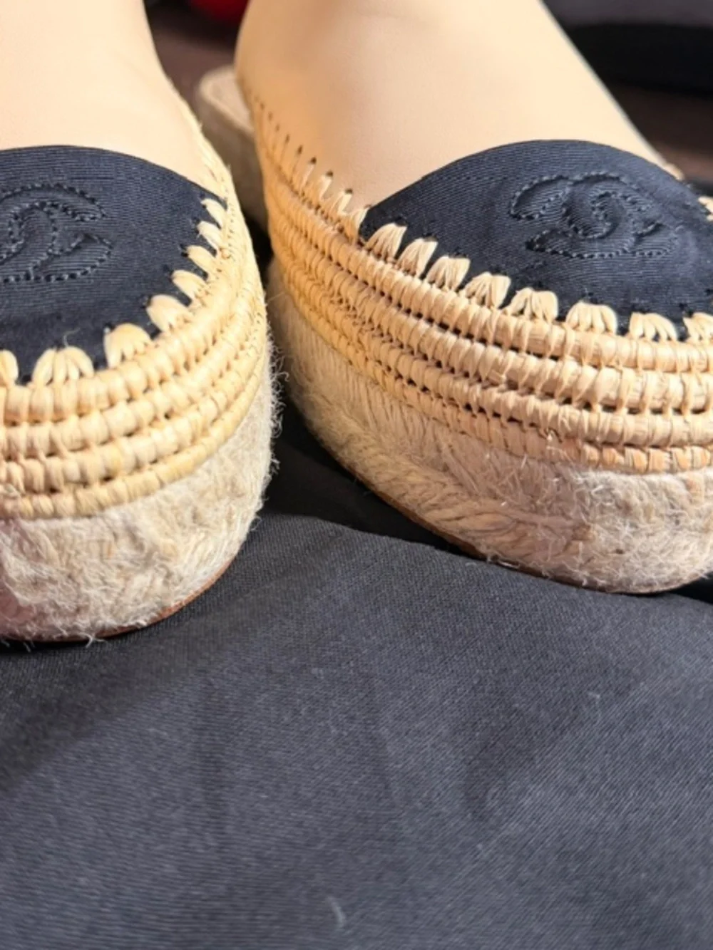 CHANEL Espadrilles Cream w Black Toe Size 39/US 9 Brand New, Never Worn